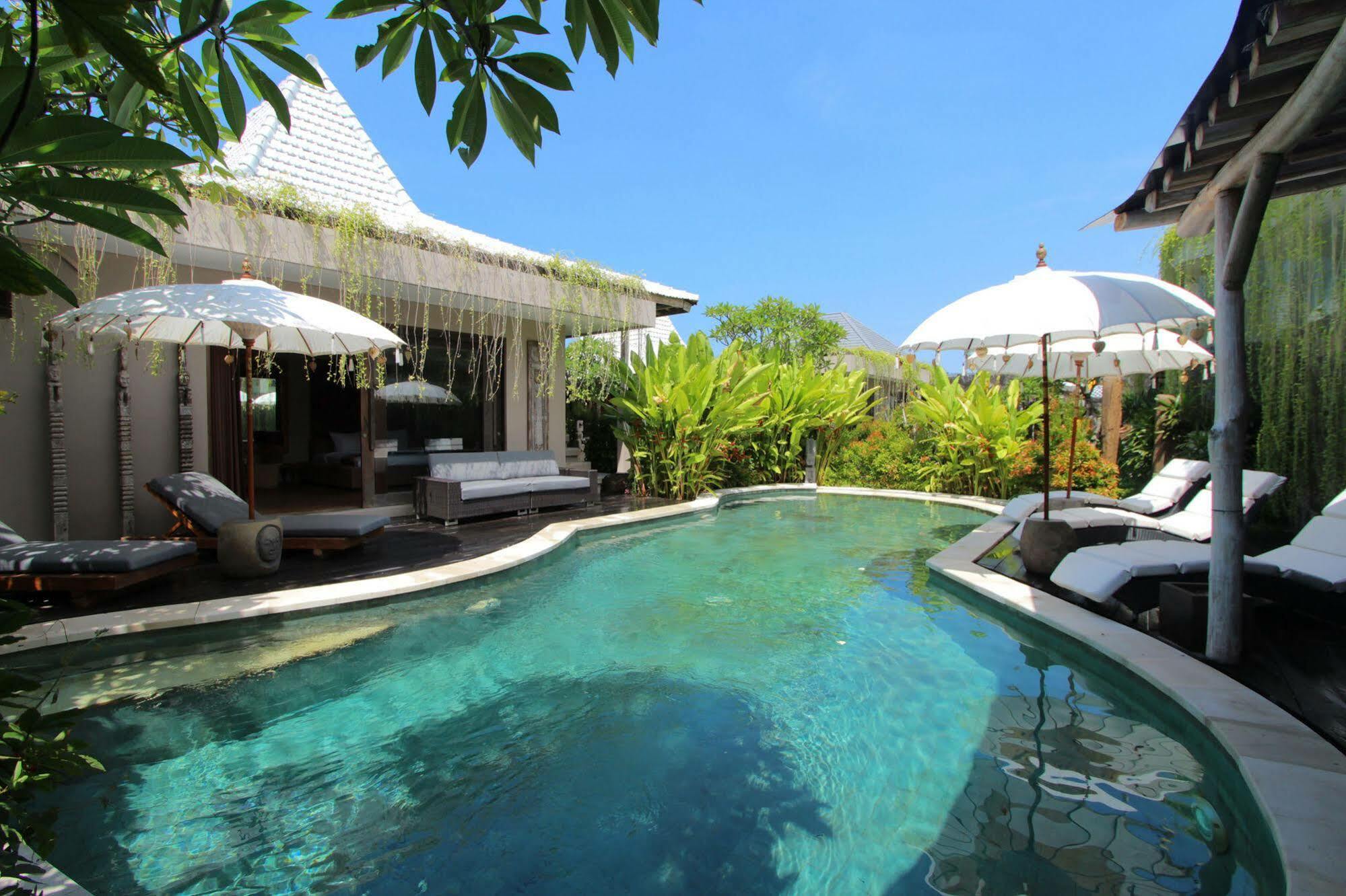 Gahana Bali Villa Семиняк Екстериор снимка